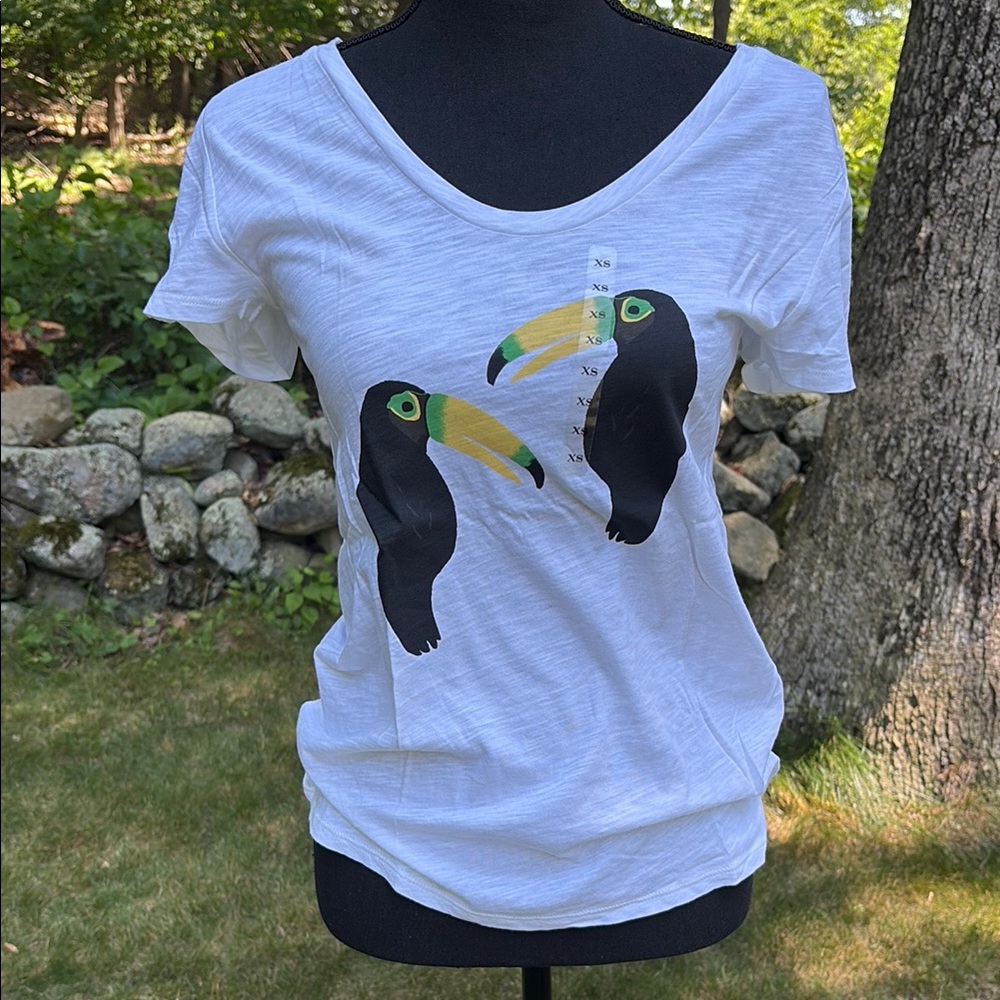 NWT White Loft T-Shirt size XS with Toucan Print